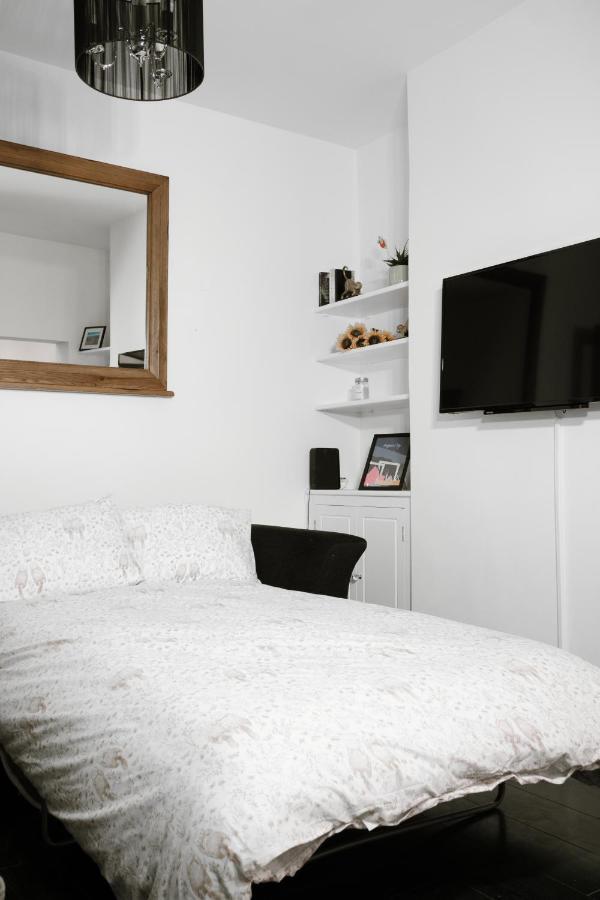Gorgeous 3 Bedroom Victorian Townhouse Lisburn Dış mekan fotoğraf